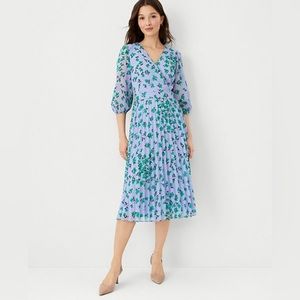Ann Taylor blue midi pleated dress, Size 2.